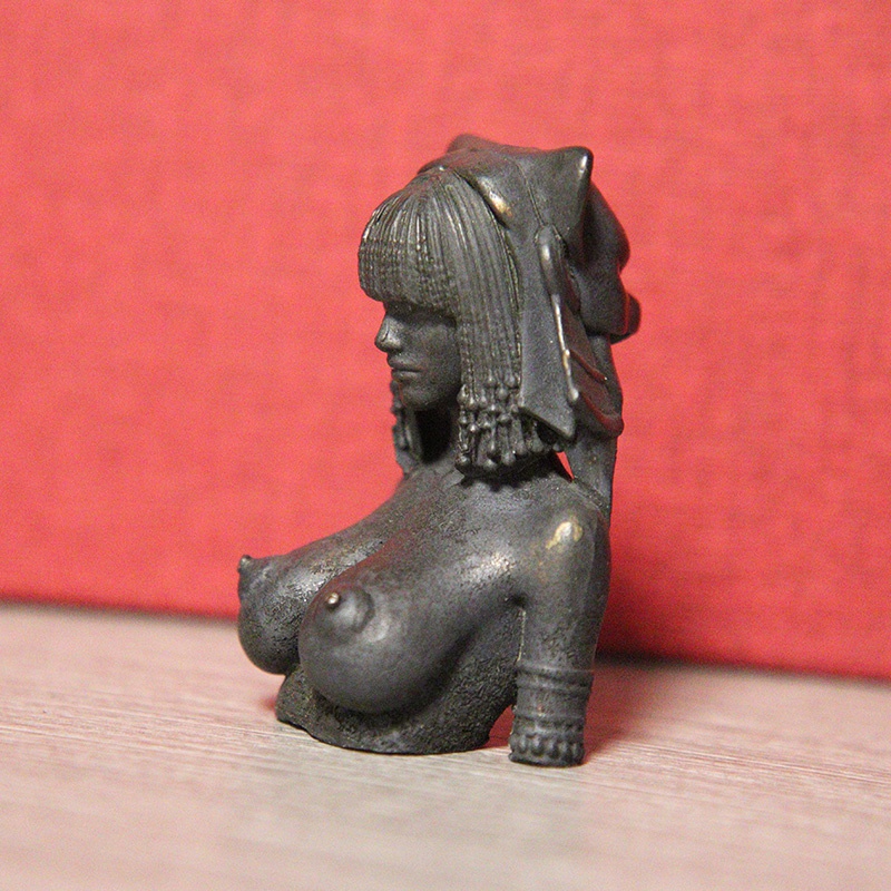 Naked Busty Beauty Girl Statue - огляд і ціна Queen Art Craft